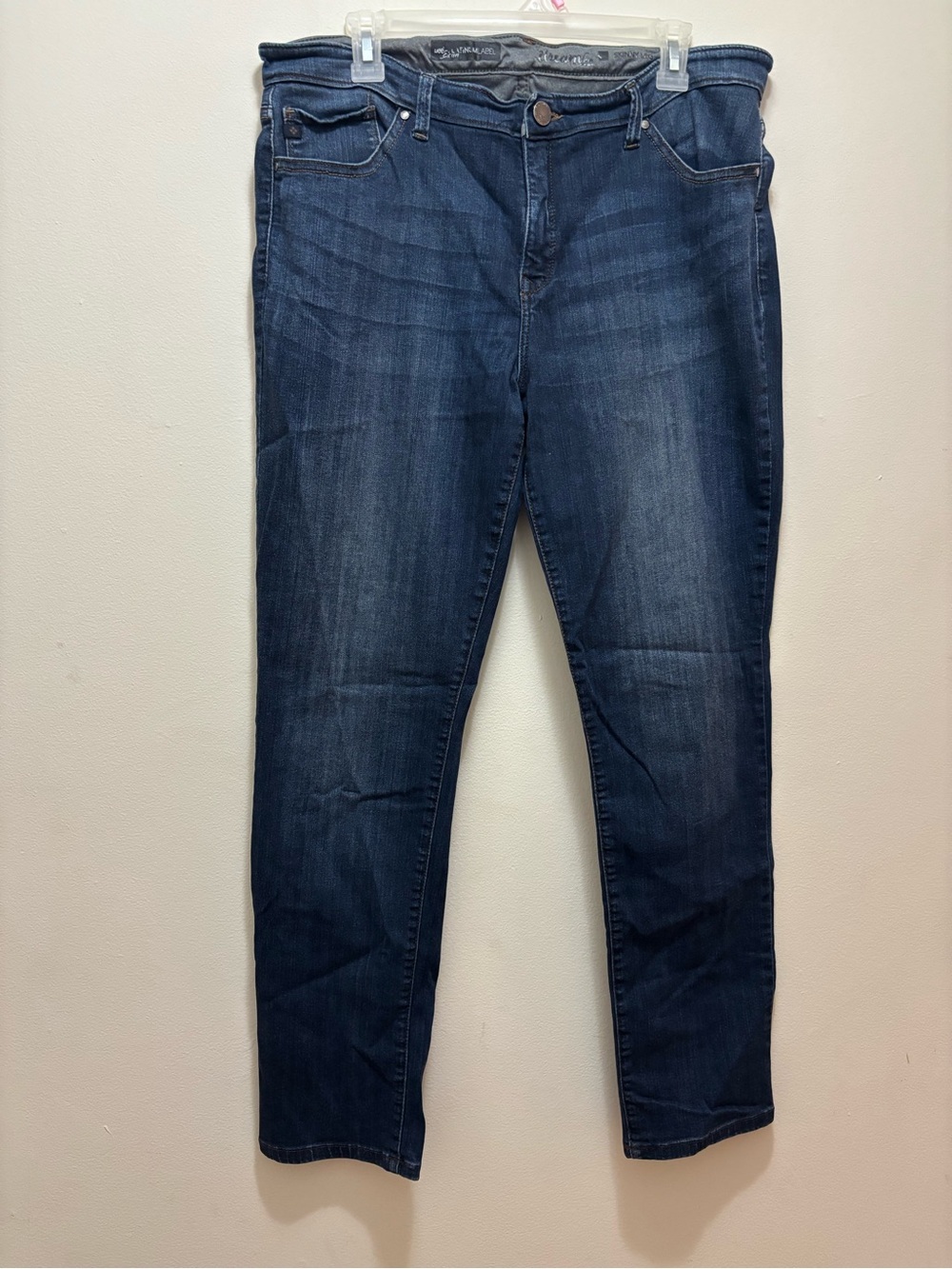 Lee Women's Straight Leg Jeans in Dark Blue Wash - Picture 1 of 6